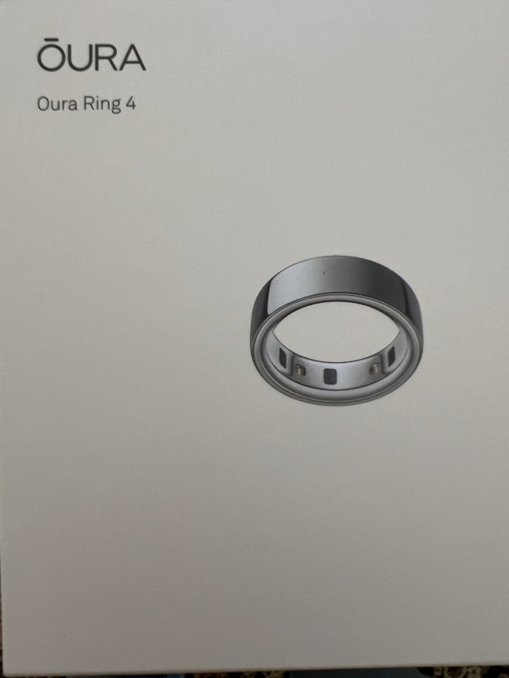 Oura Ring 4 Size 8 (Silver) with Charger and Box - Picture 4 of 16